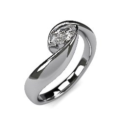 pierścionek zaręczynowy z diamentem o szlifie markizy